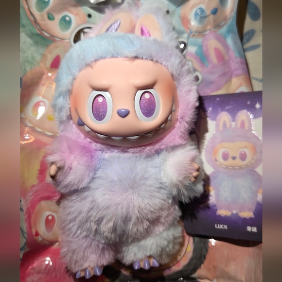 Labubu Big Into Energy (Luck) - Picture 3 of 5